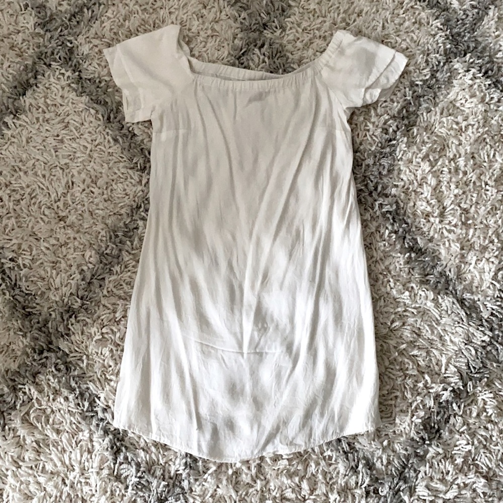 Basement Shoulderless White Dress